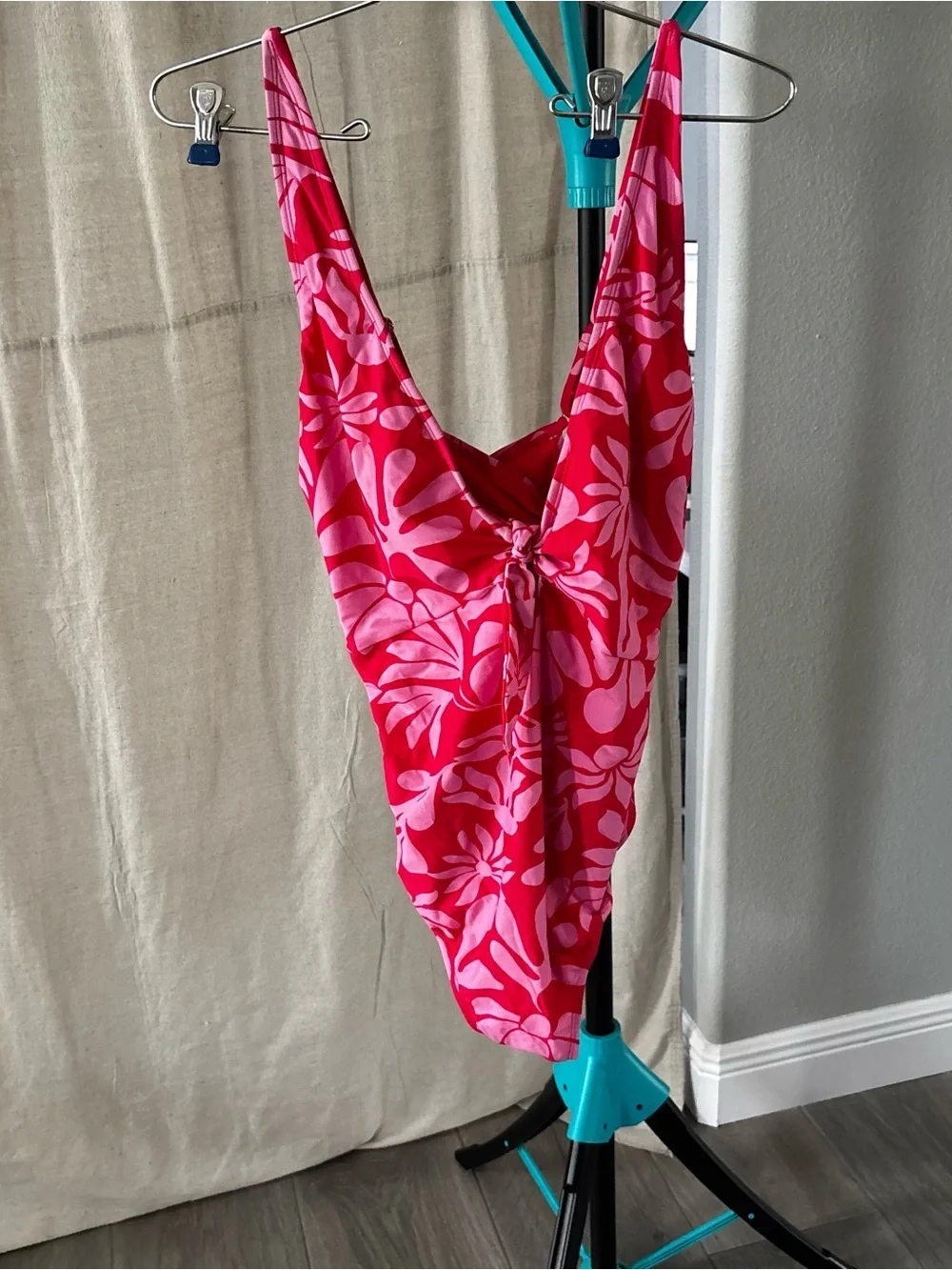 Shade & Shore red and pink Summer Set